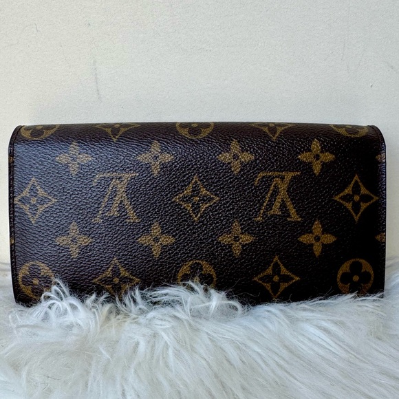 Louis Vuitton Brown Monogram Canvas Crossbody Bag with Gold Chain - Picture 3 of 14